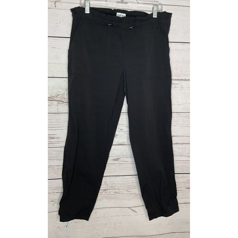 Athleta Trekkie Women's Black Capri Casual Athleisure Solid Pants Size 12/33x27